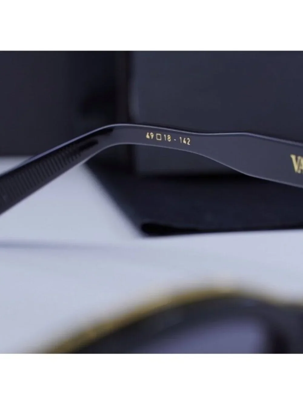 Valentino V-GOLDCUT-II VLS-114A Cat Eye Sunglasses - Black\Grey